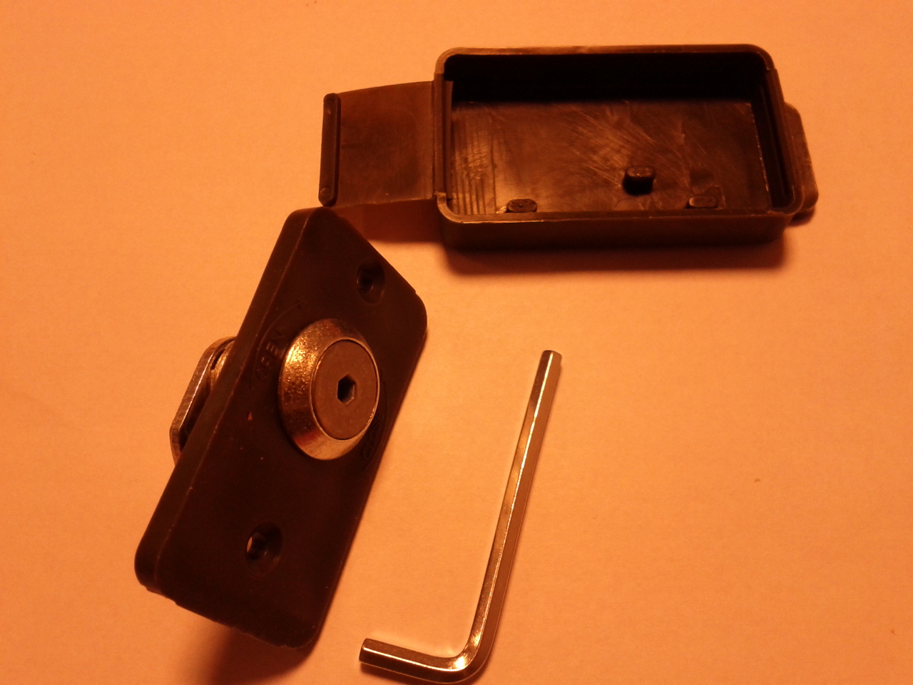 Slot met afdekkapje voor SuperJack actuator Slot met afdekkapje voor SuperJack actuator