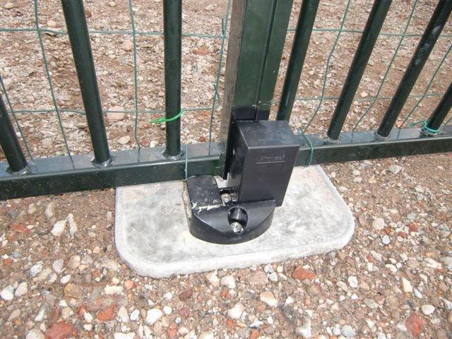 Elektromagnetisch Slot en stopper voor naar binnen draaiend hek (sleutel R) Elektromagnetisch Slot en stopper voor naar binnen draaiend hek (sleutel R)