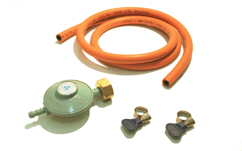 Universele aansluitset voor gasflessen inclusief 30Mbar drukregelaar Universele aansluitset voor gasflessen inclusief 30Mbar drukregelaar